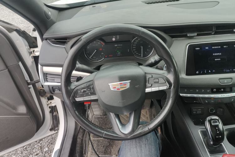 Used Cadillac XT4 2020 28T Two-Wheel-Drive Leading Version
