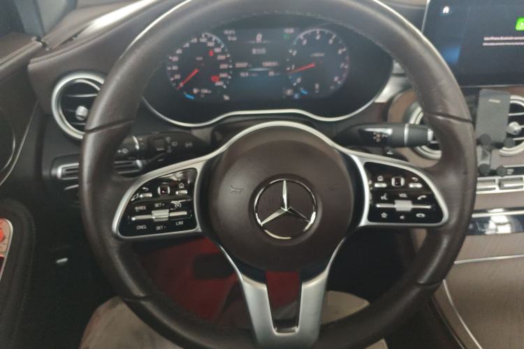 Used Mercedes-Benz GLC 2022 Second Facelift GLC 260 L 4MATIC Luxury Edition Steering Wheel