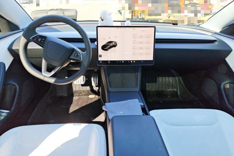 Used Tesla Model 3 2023 Long-Range All-Wheel-Drive Version
