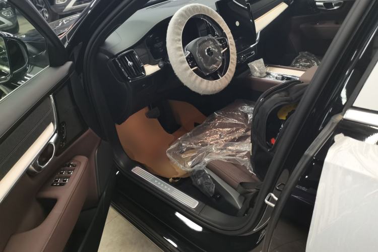 Used Volvo S90 2026 B5 Zhiyuan Luxury Edition
