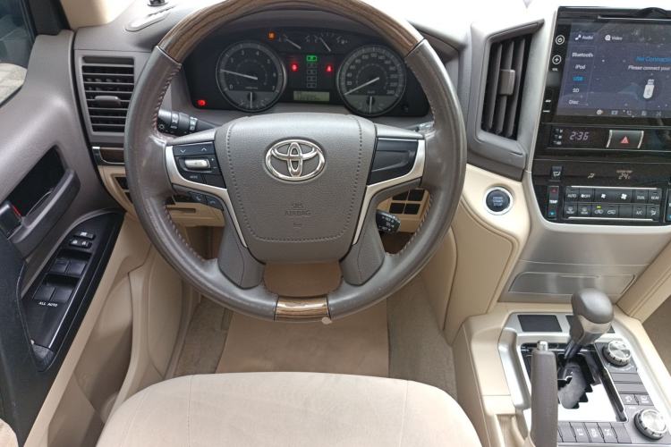 Used Toyota Land Cruiser 
