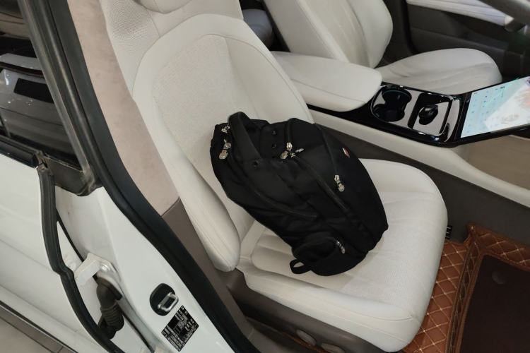 Used IM L7 2022 Dynamic Model Right Front Seat