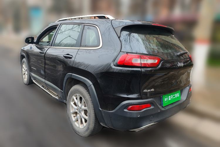 Used Jeep Cherokee 2016 2.4L Professional Smart Version
