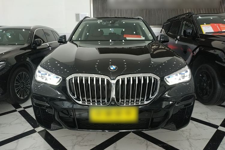 Used BMW X5 2022 xDrive40i M Sport Package Front