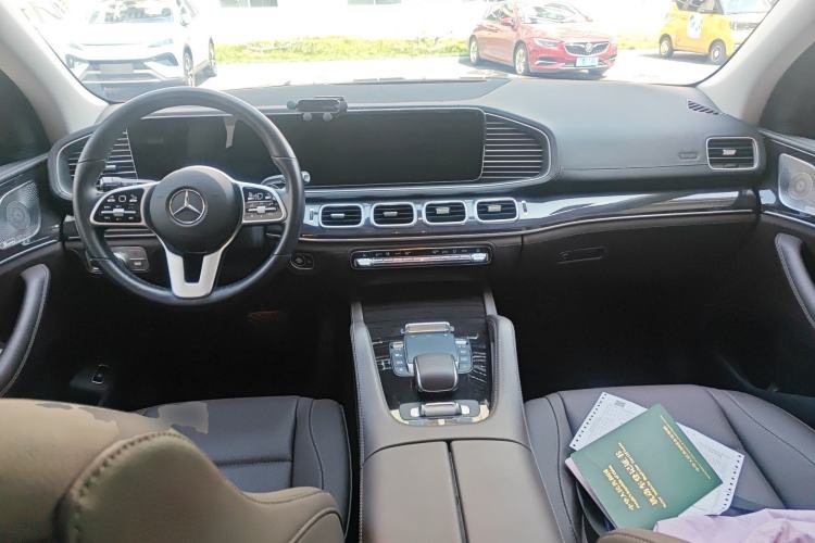 Used Mercedes-Benz GLS 2021 Refresh GLS 450 4MATIC Fashion Edition Center Console