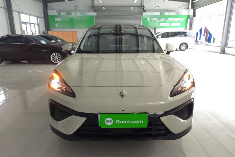 Used Baojun Yunhai 2024 140km Plug-in Hybrid Version
