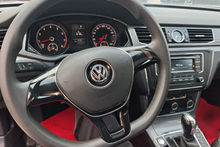 Used Volkswagen Passat 2017 280TSI DSG Luxury Edition Center Console