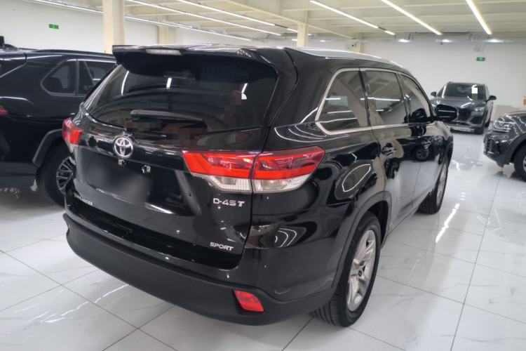 Used Toyota Highlander 2018 2.0T Two-Wheel Drive Luxury Edition 7 Seats China VI Standard
