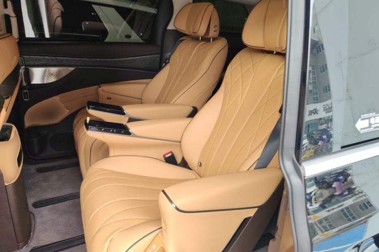 Used Denza D9 2024 DM-i 980 Four-Wheel Drive Prestige Model Left Rear Seat