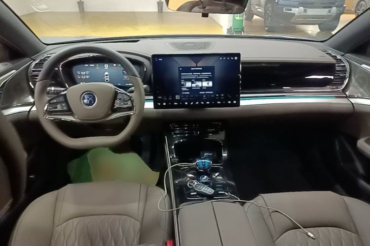 Used BYD Han 2025 DM-i Intelligent Driving Edition 125KM LiDAR Flagship Model

