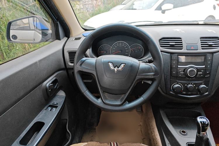 Used Wuling Hongguang 2015 1.2L S Base Model China V Standard