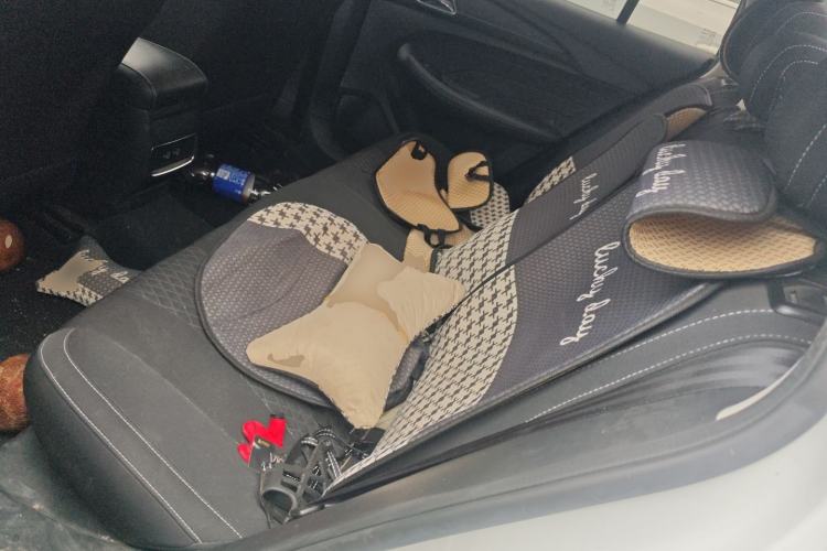 Used Roewe i5 2020 1.5L Manual 4G Connect Luxury Edition
