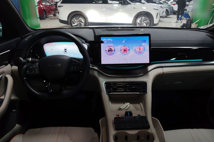 Used BYD Song PLUS New Energy 2023 Champion Edition EV 520KM Prestige Model
