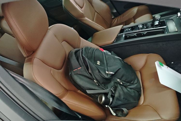 Used Volvo XC60 2025 B5 4x4 Smart Luxury Edition
