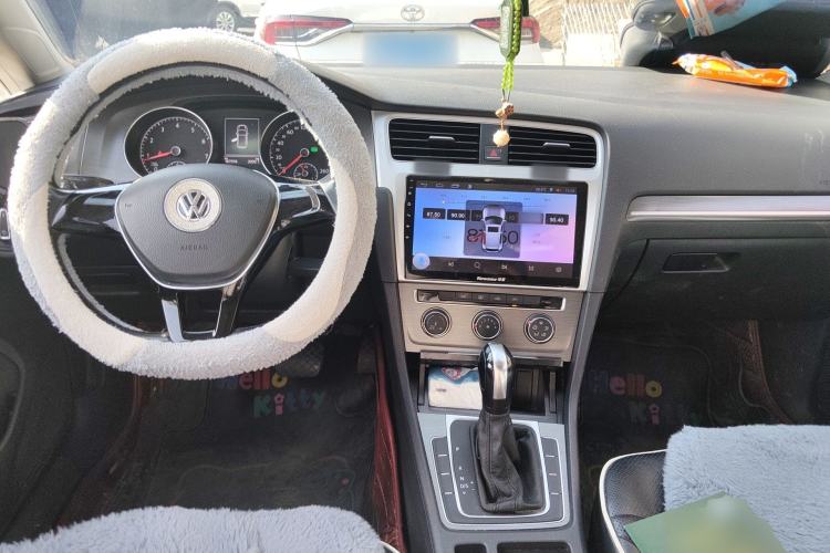 Used Volkswagen Golf 2015 1.4TSI Automatic Comfort Model Center Console