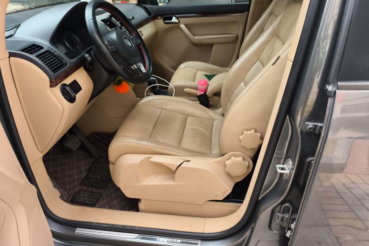 Used Volkswagen Touran 2011 1.4T DSG ZhiZhen Edition 5 Seats Left Front Seat