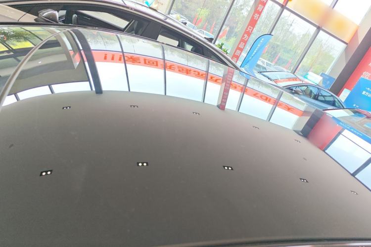 Used Volkswagen ID.7 VIZZION 2024 AIR model Roof