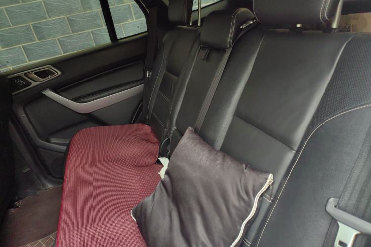 Used Ford Everest 2017 2.0T Gasoline Automatic 4x4 Luxury Edition 7 Seats Left Rear Seat