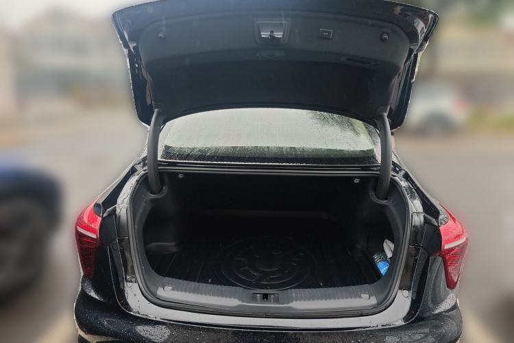 Used Hongqi H5 2023 1.5T DCT Smart Connect Flagship Edition Trunk