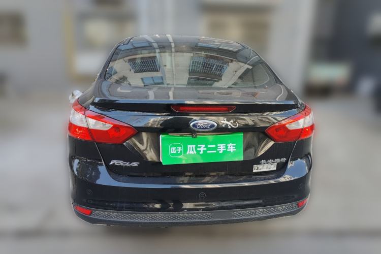 Used Ford Focus 2012 Sedan 1.6L Automatic Fashion Edition
