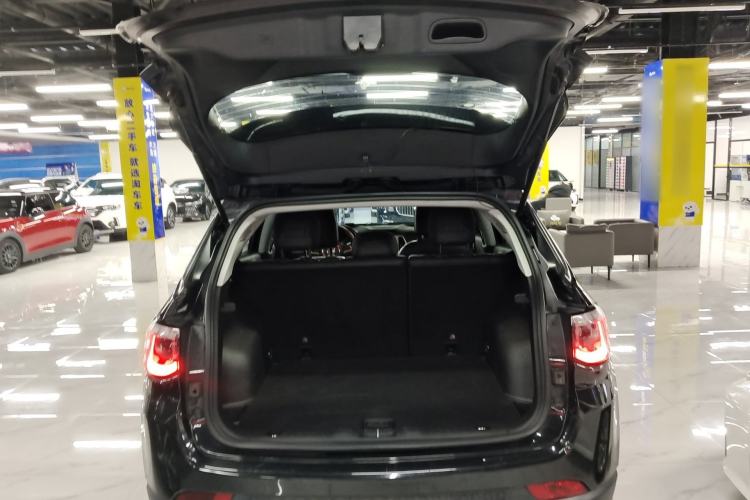 Used Jeep Compass 2017 200T Automatic Family Edition Trunk