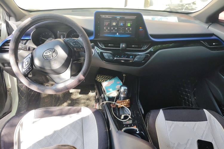 Used Toyota C-HR 2018 2.0L Leading Edition China V-standard Center Console