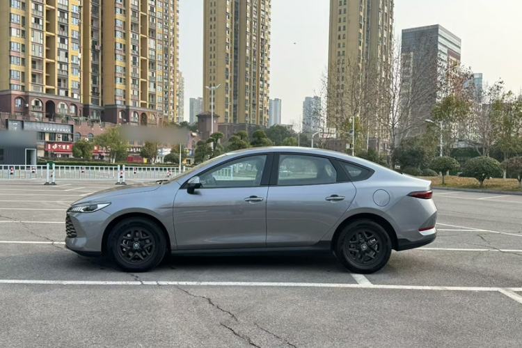 Used BYD Qin PLUS 2025 DM-i Smart Drive 55KM Leading Model
