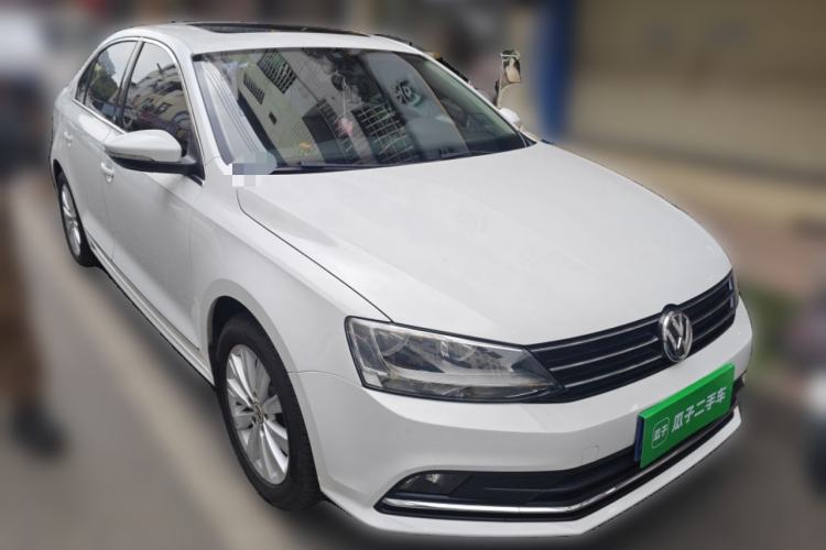 Used Volkswagen Sagitar 2015 1.6L Automatic Comfort Model
