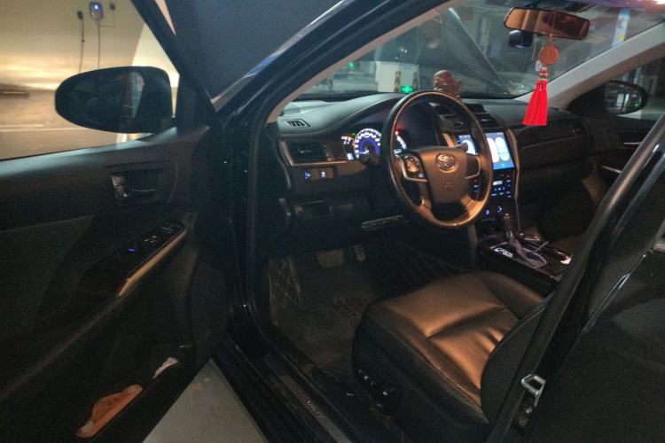 Used Toyota Camry 2016 2.0G 10th Anniversary Leading Edition
