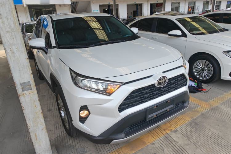 Used Toyota RAV4 2022 2.0L CVT Two-Wheel Drive Fashion Plus Edition Front Right 45 Deg