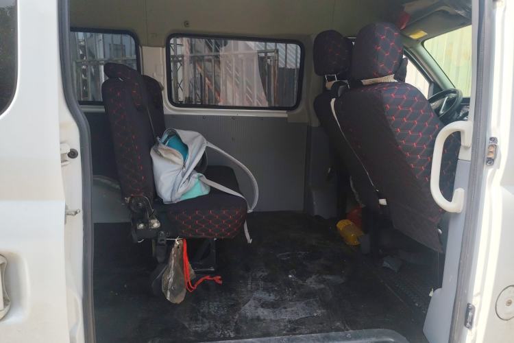 Used SAIC MAXUS Xintu V80 2024 Aotuntong 6MT Short-Wheelbase Mid-Roof Model with 127 Ps 5/6 Seats