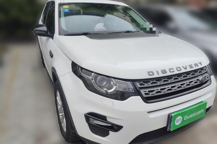 Used Land Rover Discovery Sport 2018 240 PS PURE Edition Front Right 45 Deg