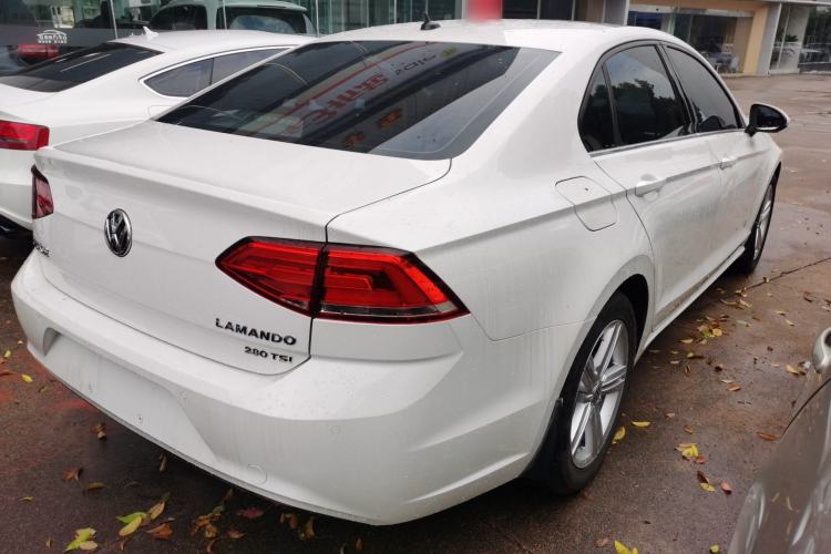 Used Volkswagen Lamando 2017 280TSI DSG Comfort Edition
