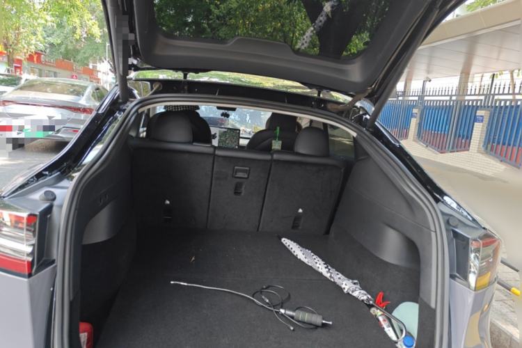 Used Tesla Model Y 2021 Long-Range All-Wheel-Drive Version Trunk