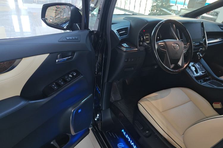 Used Toyota Alphard 2020 Dual-Engine 2.5L Luxury Edition
