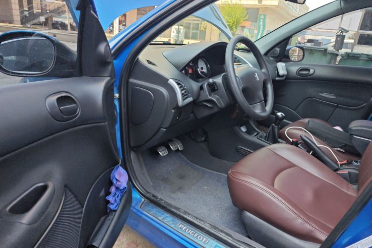 Used Peugeot 207 2011 Hatchback 1.4L Manual Yule Edition Driver Seat