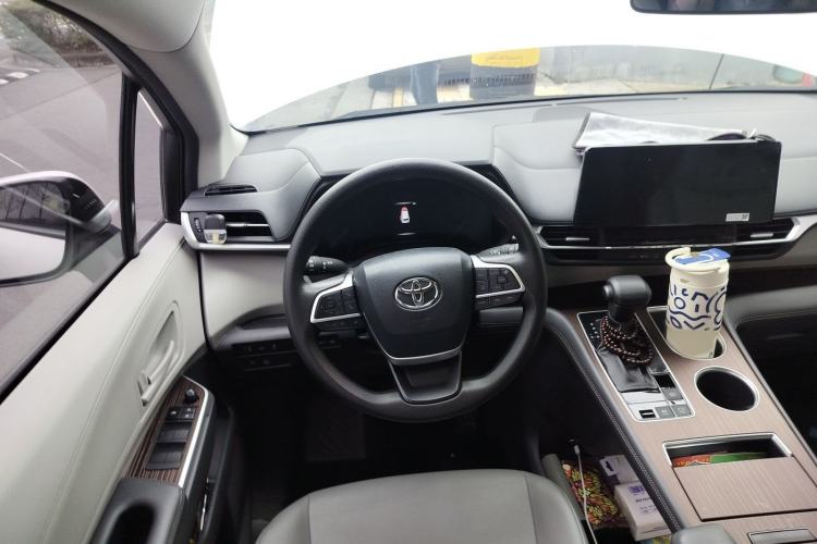 Used Toyota Granvia 2024 2.5L Hybrid Comfort Edition