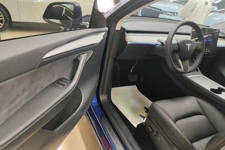 Used Tesla Model Y 2024 Rear-Wheel-Drive Version
