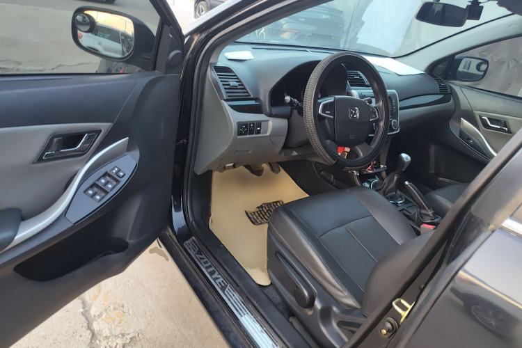 Used Zotye Z300 2014 1.5L Urban Edition Manual Luxury Model
