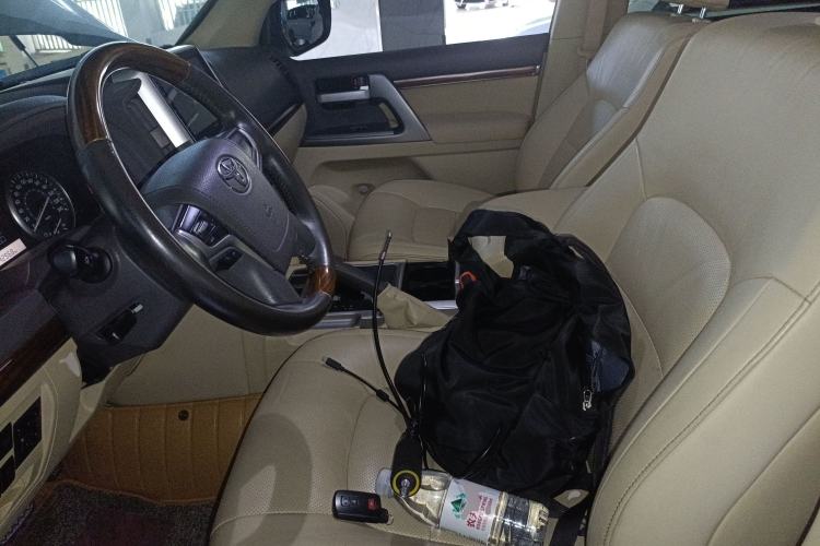 Used Toyota Land Cruiser 
