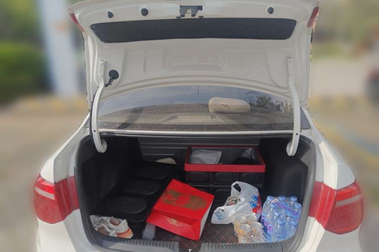 Used Volkswagen Jetta 2015 Zhuihui Edition 1.4L Manual Fashion Model Trunk