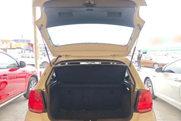 Used Volkswagen Polo 2016 1.6L Automatic Comfort Model Trunk