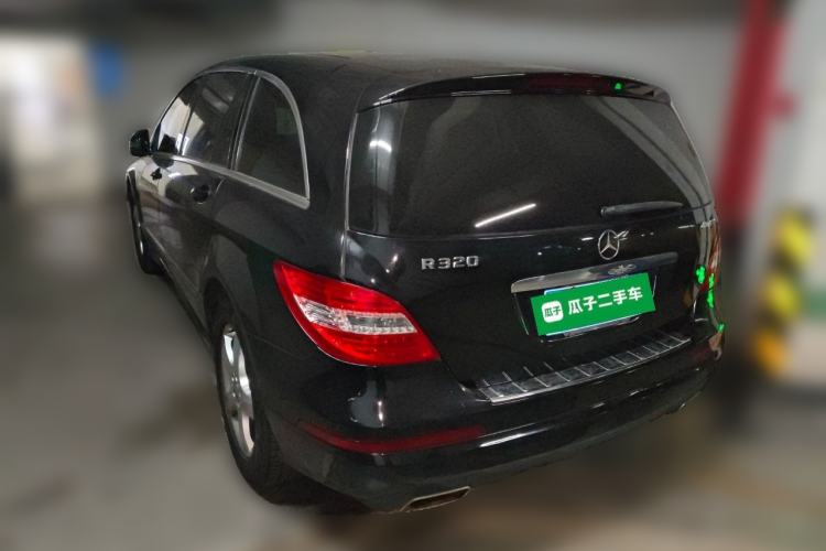 Used Mercedes-Benz R-Class 2014 R 320 4MATIC Luxury Model Rear Left 45 Deg