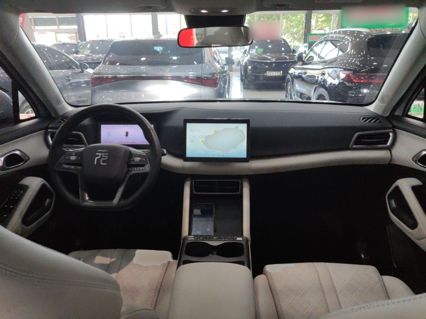 BYD Yuan UP 2025 Model 301KM Leading Version — снимка 12