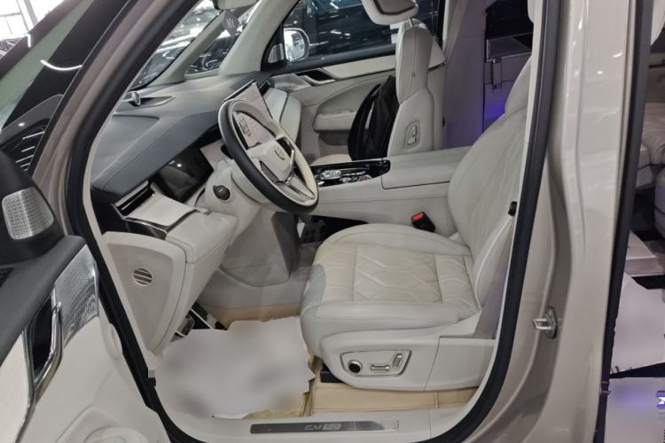 Used Volvo EM90 2025 Ultra Six-Seater