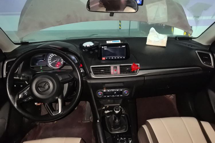 Used Mazda 3 Axela 2017 Sedan 1.5L Manual Luxury Model Emission Standard China V
