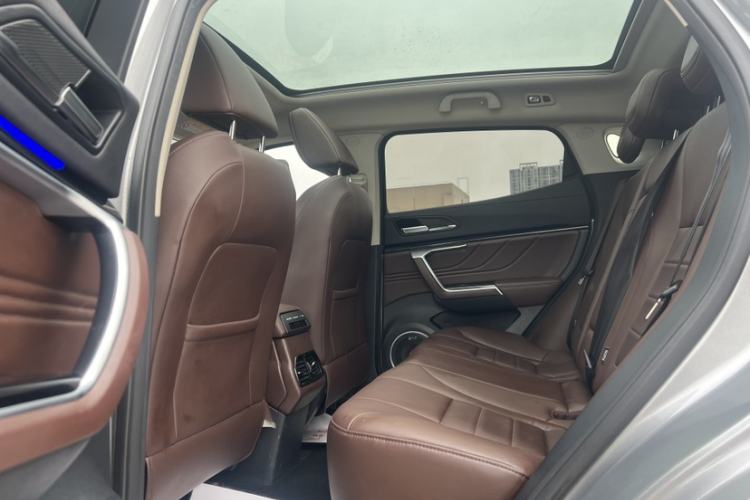 Used Wey VV5 2017 2.0T Ultra-Luxury Version Interior 4