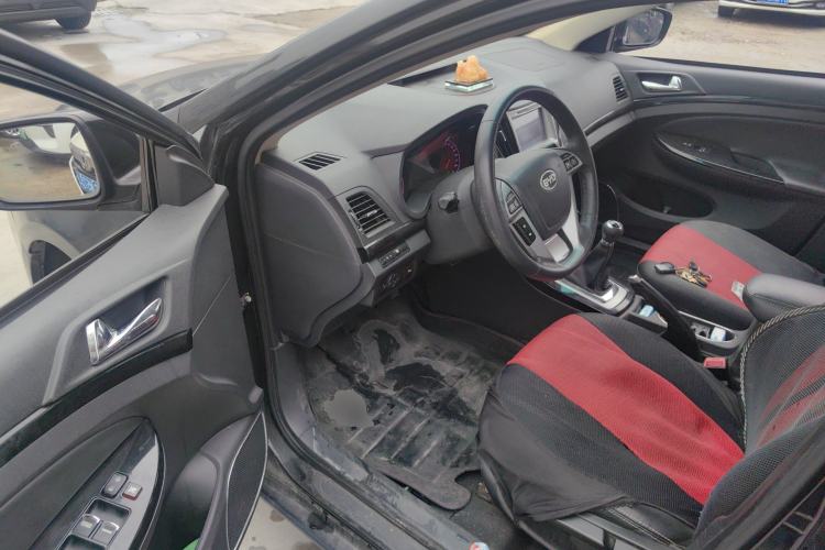 Used BYD Surui 2014 1.5L Manual Luxury Model Driver Seat