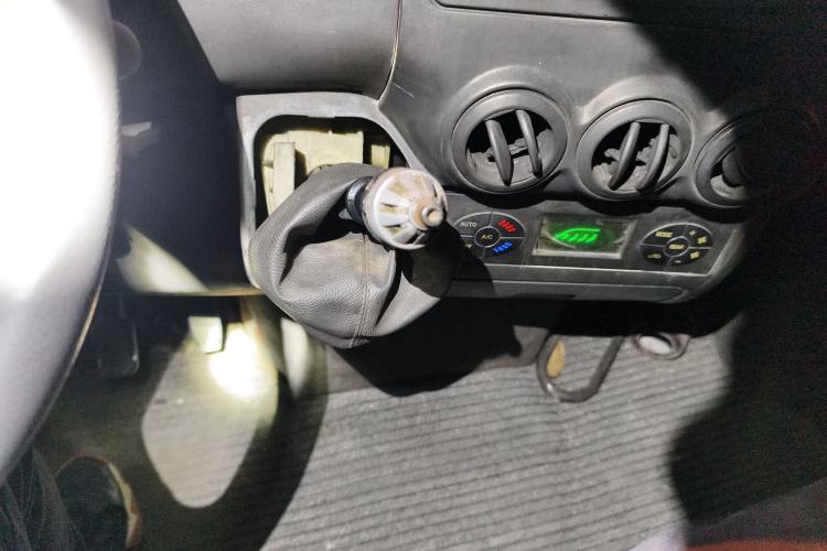 Used Iveco Power Daily 2013 2.5T-V39 Box Truck High Roof
