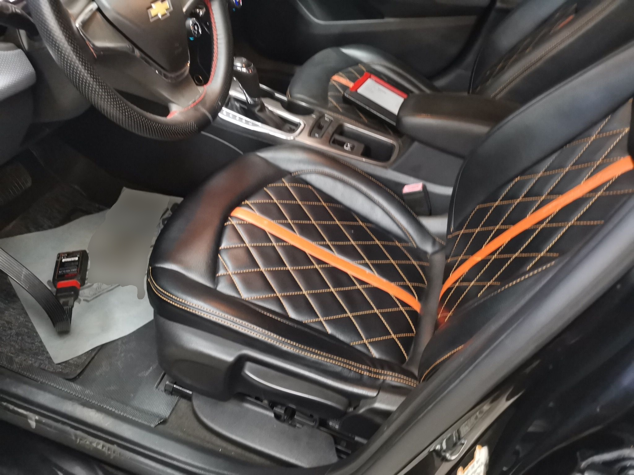 Переднее сиденье в автомобиле